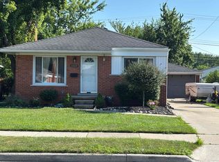 23125 Beverly St, Saint Clair Shores, MI 48082