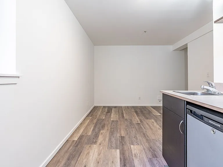 OneOne6 Apartments — Photo 23