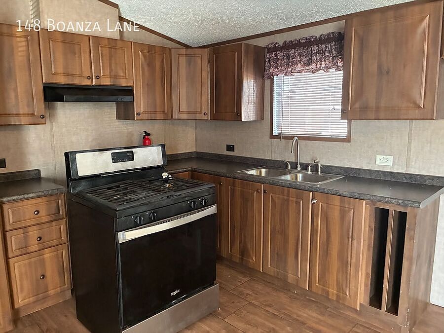 2nd image of 148 Boanza Ln