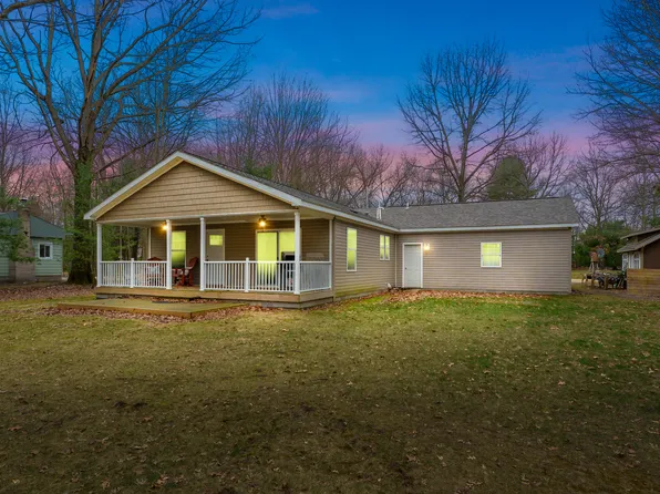 8311 W Shore Dr, Grand Junction, MI 49056