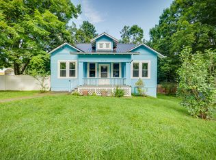 317 S Austin Springs Rd, Johnson City, TN 37601