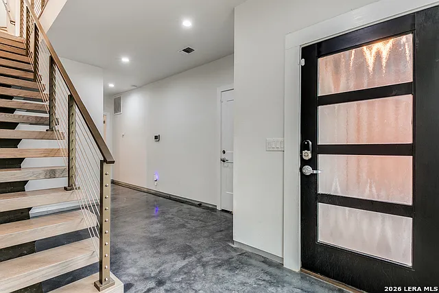 3 bed, 3.5 bath, 1697 sqft, $2,350 — Photo 3