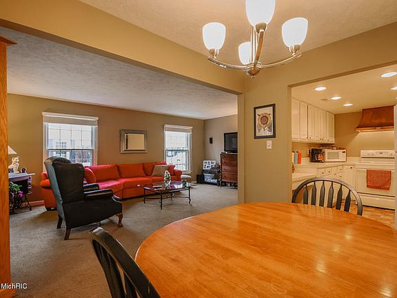 5th image of 2557 Abbington Dr SE