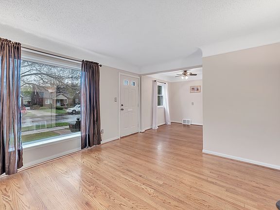 5th image of 1564 Michigan Blvd