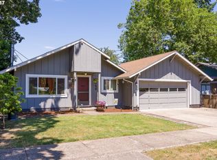 1042 Pennoyer Ave, Cottage Grove, OR 97424