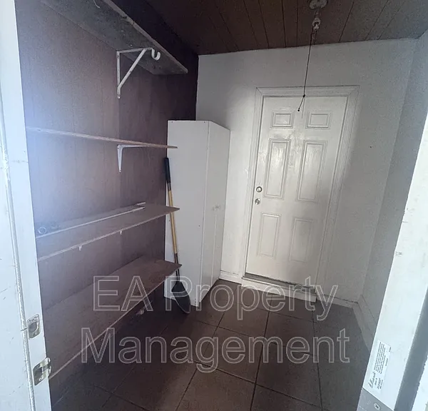 1702 Halo Cir SE — Photo 25