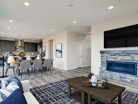 Great Room, Dine Kitchen