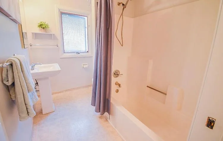 2057 Hoover Ave — Photo 3