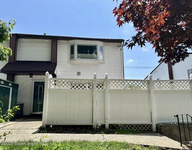 83 N Gannon Ave #A, Staten Island, NY, 10314