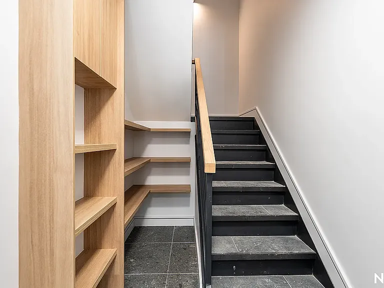 675 E 32nd St #44 — Photo 2