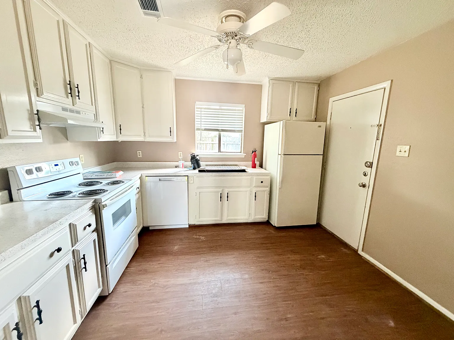 2 bed, 760 sqft, $950 — Photo 4