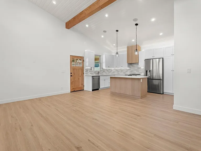 1208 E Maple Ave #A — Photo 9