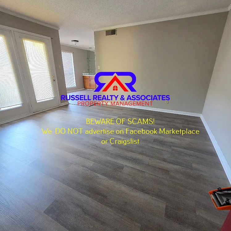 3021 Chase Ln — Photo 2