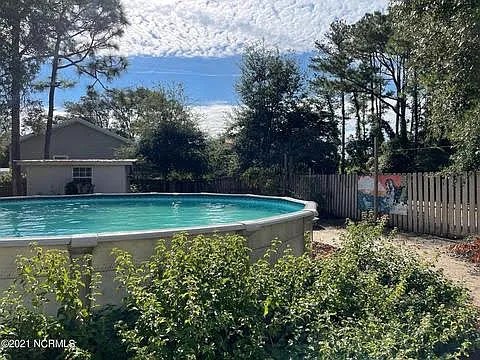 3 bed, 1560 sqft, $2,400 — Photo 2