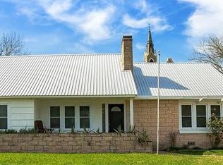 413 N Mechanic St, Weimar, TX 78962