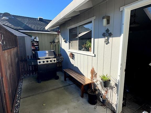 4th image of 637 Trevethan Ave