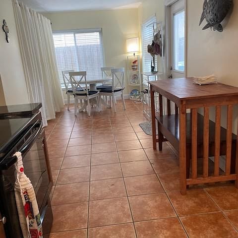 1st image of 215 Harrison Ave #1