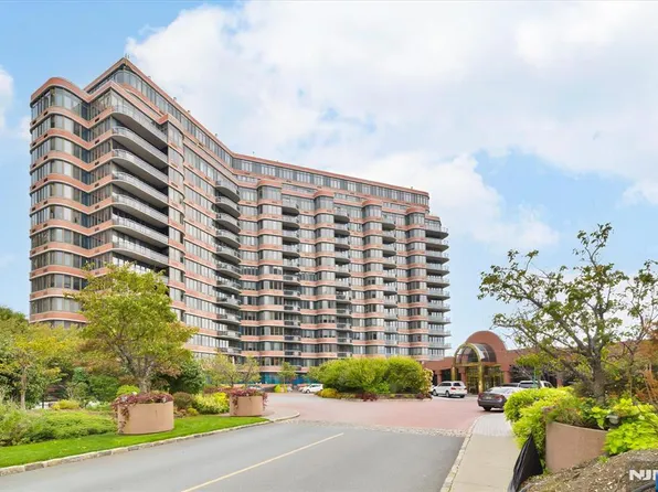 100 Carlyle Dr APT 12D, Cliffside Park, NJ 07010