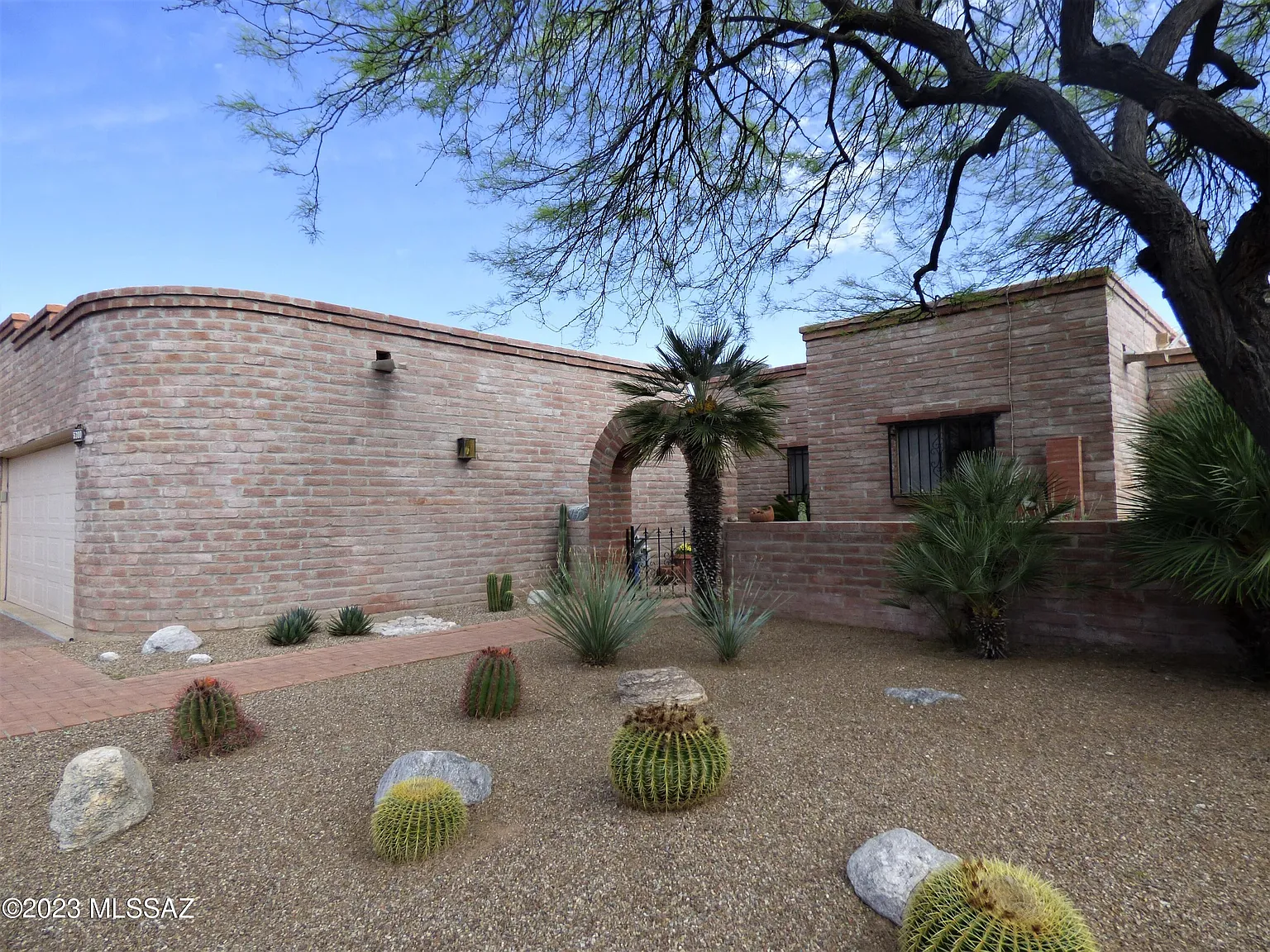 2 bed, 2.0 bath, 1611 sqft, $3,200 — Photo 2