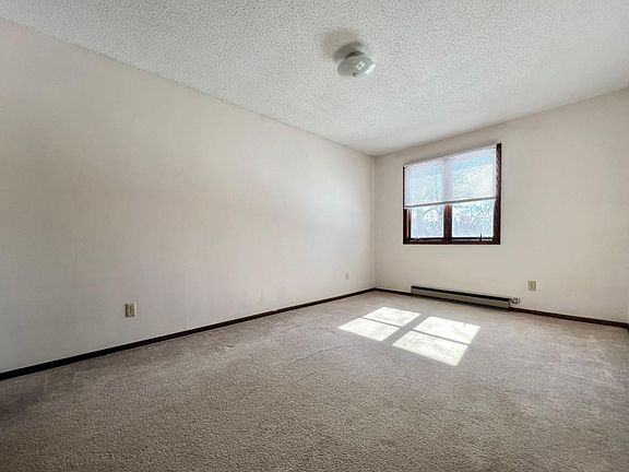 4th image of 644 E 11th St #D