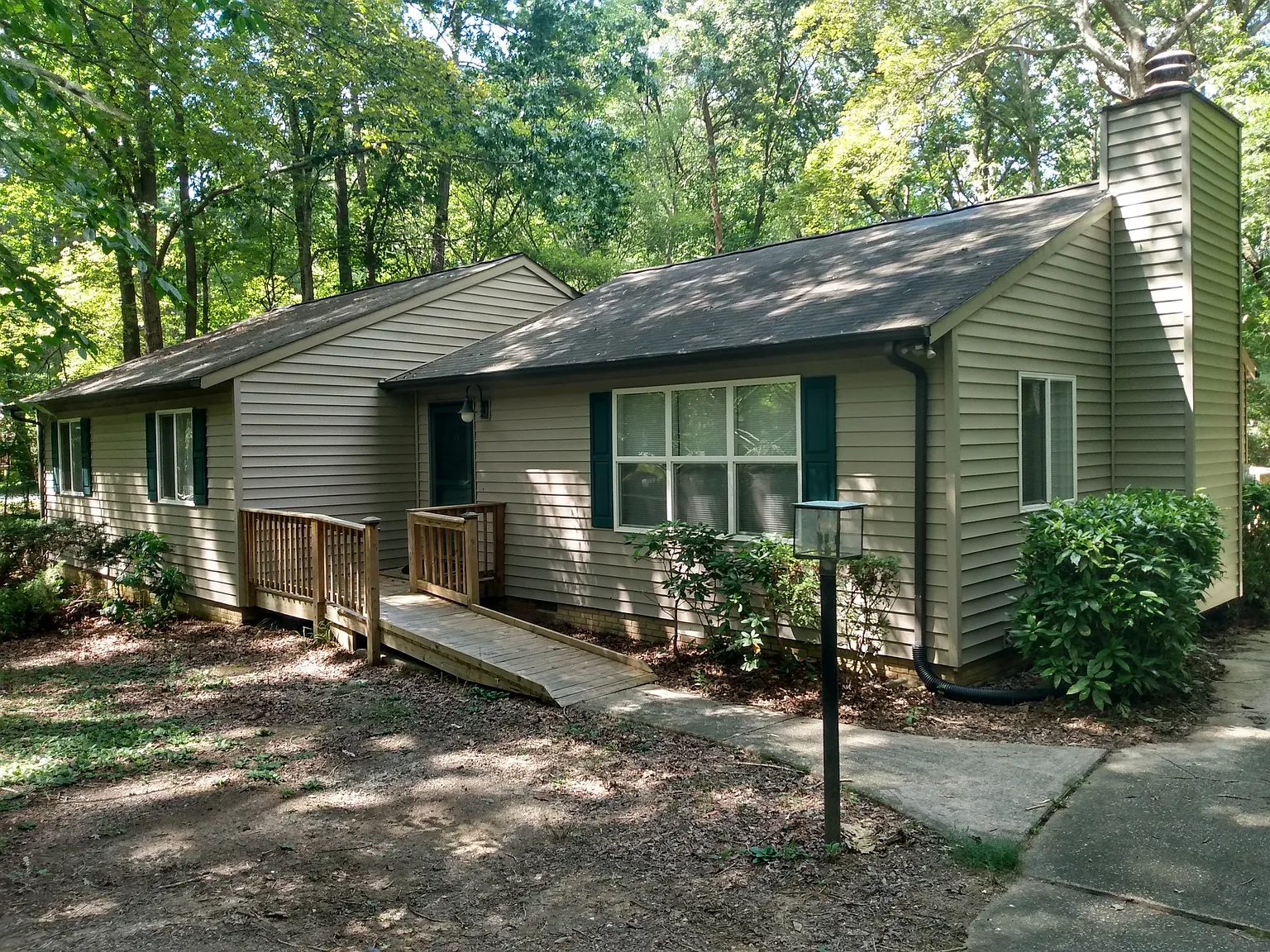 3 bed, 1456 sqft, $2,050 — Photo 1