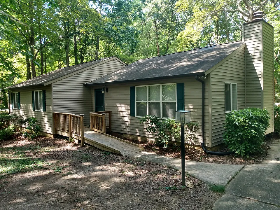 724 Wendy Way