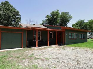 1027 Paradise Cove Rd, Pottsboro, TX 75076