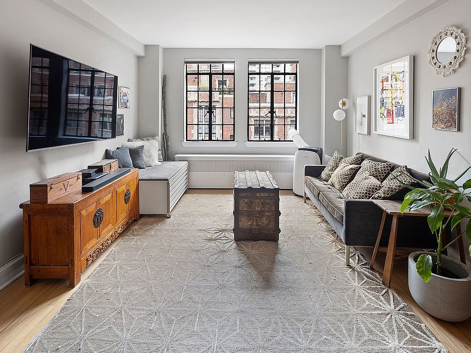 1st image of 325 E 41st St APT 1002