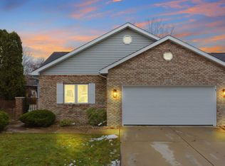 1686 Magnolia Dr, Hobart, IN