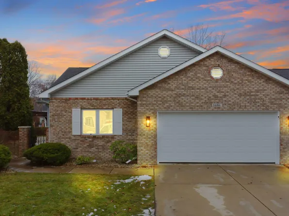 1686 Magnolia Dr, Hobart, IN 46342