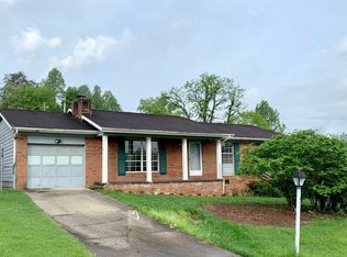 754 E Twin View Ln, Huntington, WV 25704