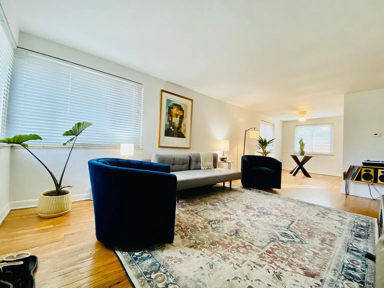2 bed, 834 sqft, $2,400 — Photo 1