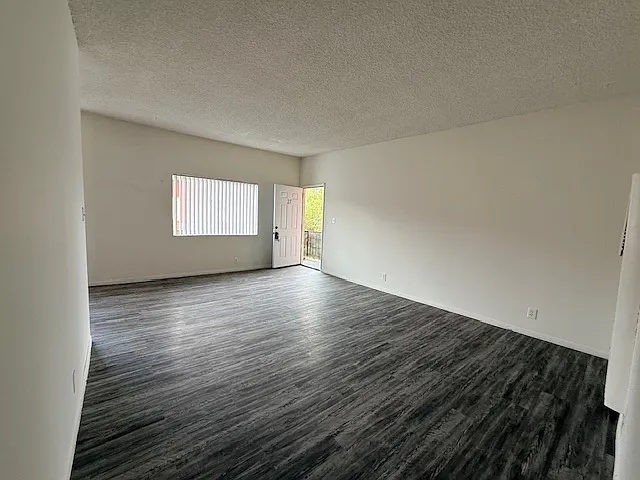 1435 Laurel Ave — Photo 21