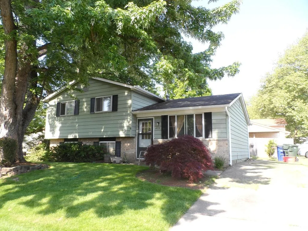 4605 Stonehedge Rd photo 1