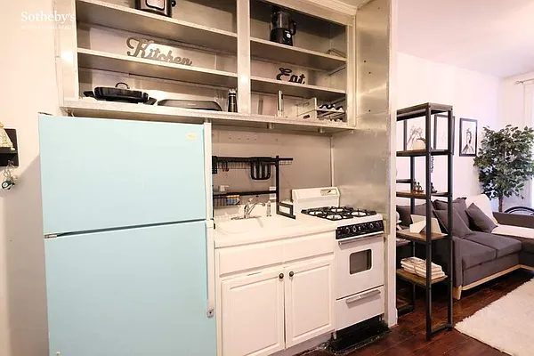 Rented by Sotheby's International Realty | media 8