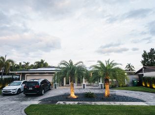 15825 SW 103rd Pl, Miami, FL 33157