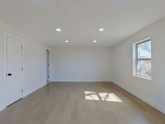 2nd image of 1115 Woodbrook St #1