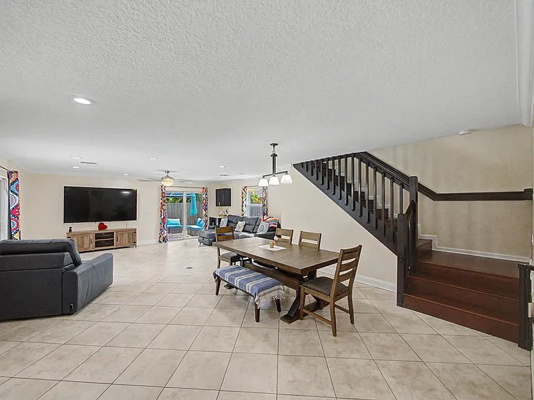 4868 Canal Dr — Photo 2