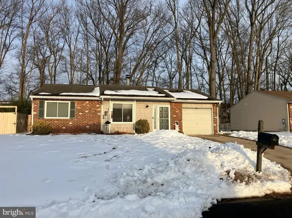 3 Lute Ct, Newark, DE 19713