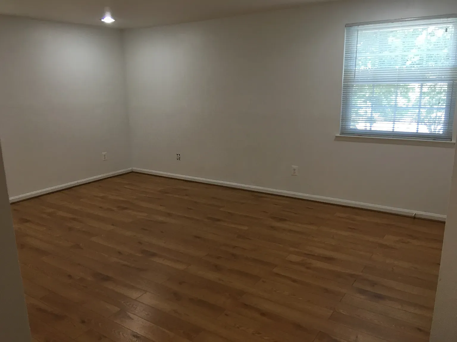3 bed, 3.5 bath, 1716 sqft, $3,000 — Photo 3