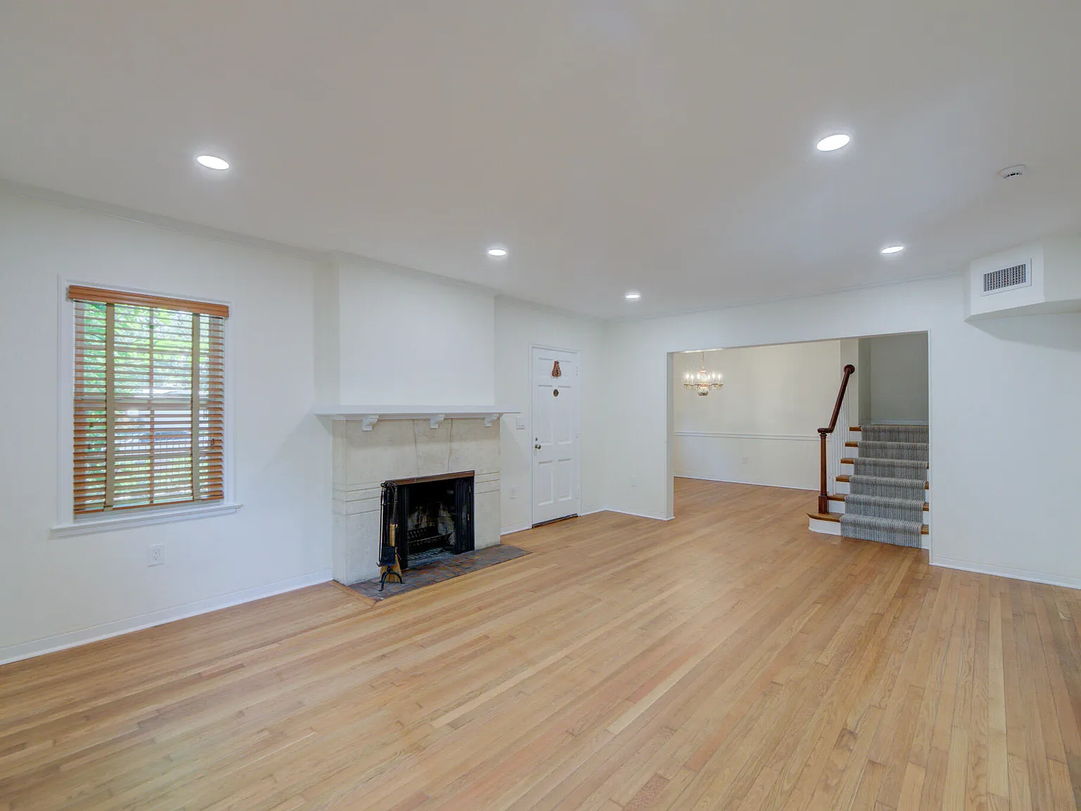 3 bed, 2.5 bath, 1678 sqft, $8,000 — Photo 4