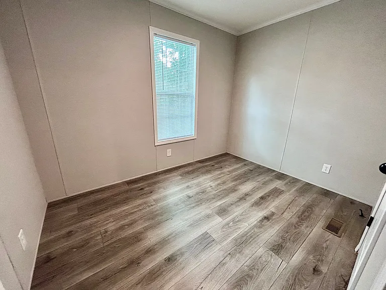 Hickory Knoll — Photo 30