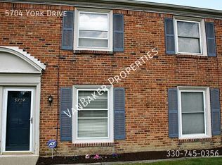 5704 York Dr, Lyndhurst, OH 44124