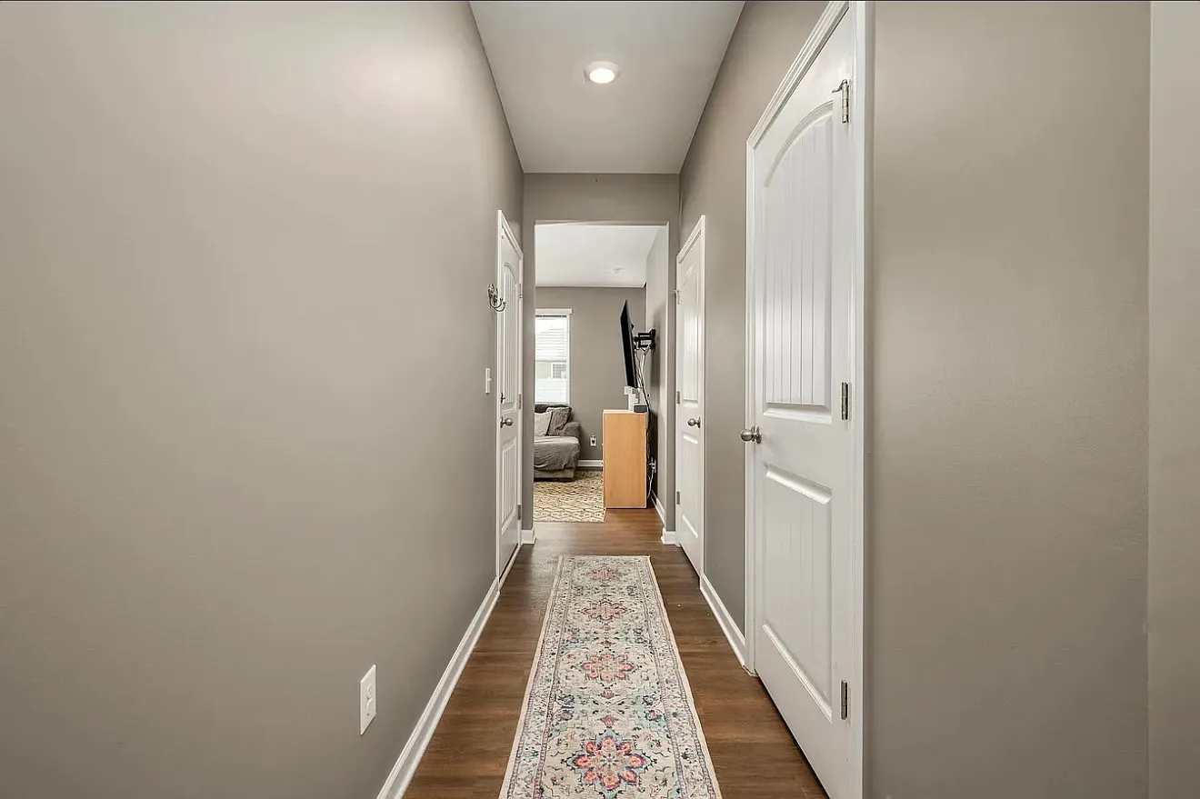 3 bed, 2.5 bath, 1634 sqft, $2,499 — Photo 4