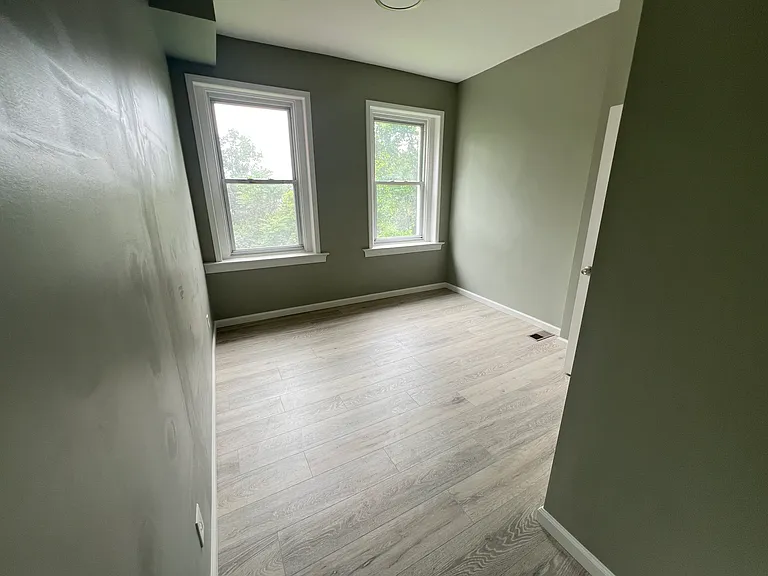 912 Adelaide St #204 — Photo 2