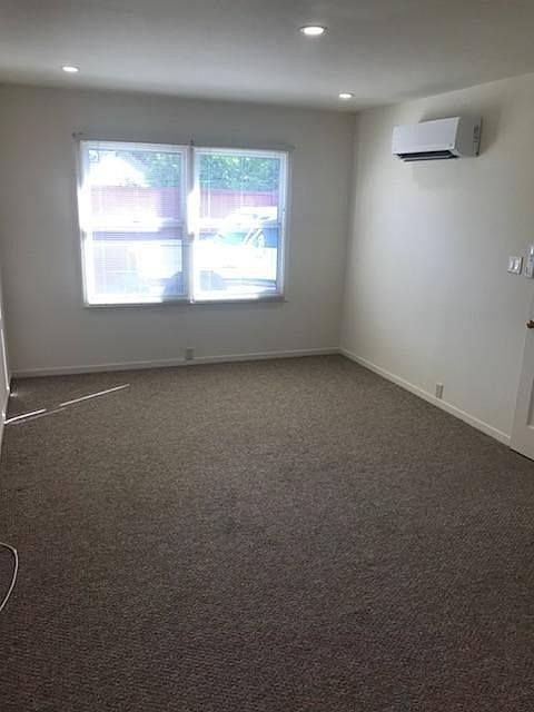 Look at spacious size bedroom plus split system with Ac/heater...