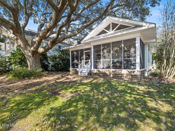 312 Hamlet Avenue, Carolina Beach, NC 28428