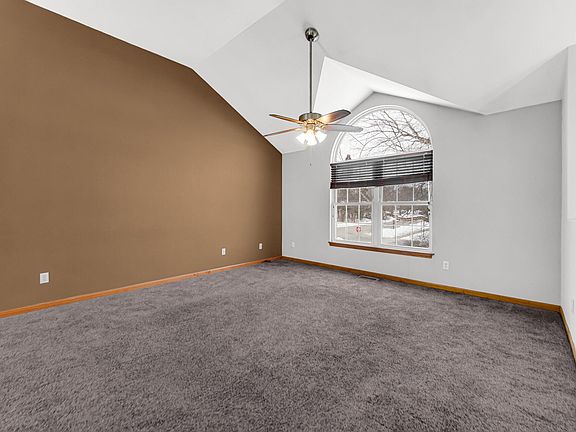 5th image of 196 Spring View Dr