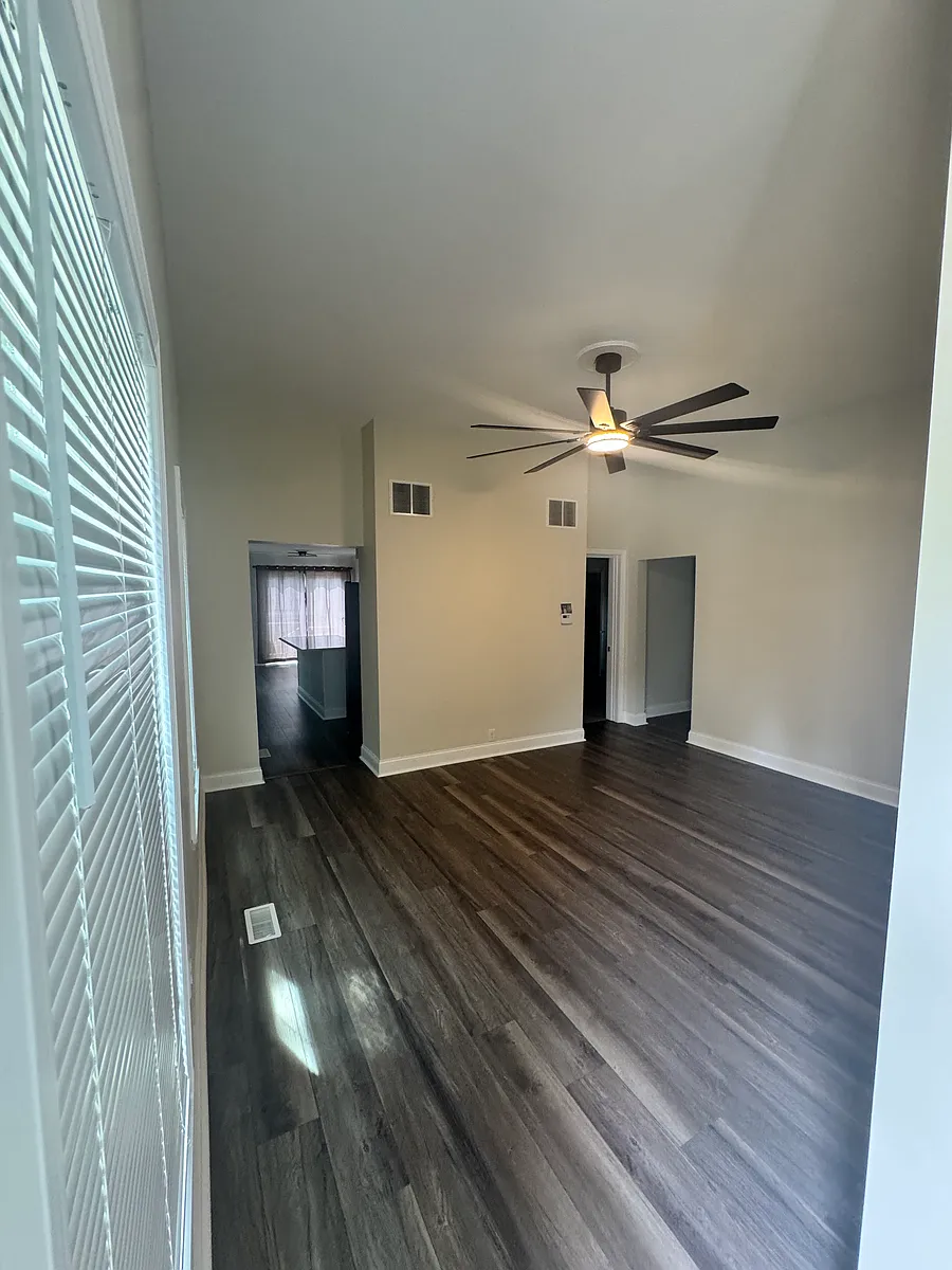 Building Photo - 505 Calumet Ave #1