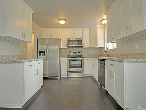 4th image of 2006 Burbank Ave NW